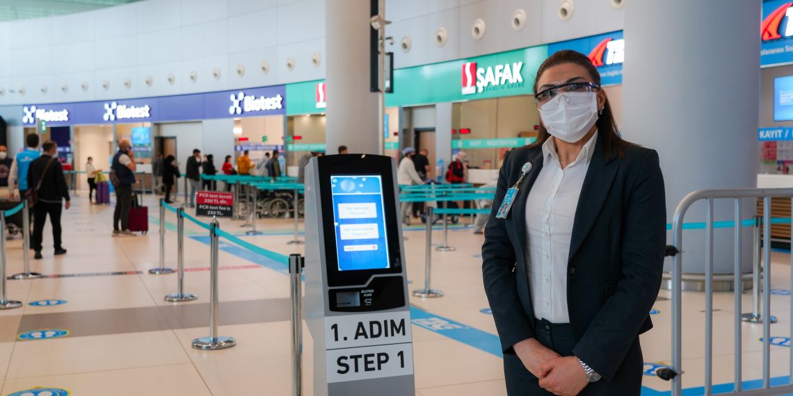 İstanbul Havalimanı, terminaldeki test merkezinde hızlı Covid-19 testi kolaylığı sunuyor