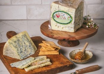Rogue Creamery: Flora Nelle Blue