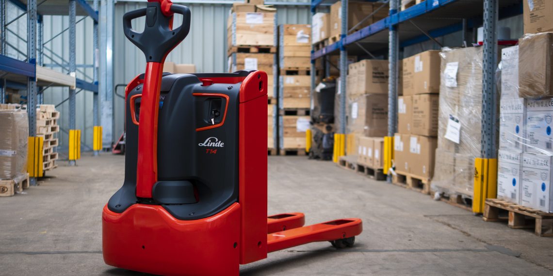 Linde MH’nin T14 –T20 Model Yaya Kumandalı Elektrikli Transpaletleri Sayesinde En Dar Alanlarda Maksimum Manevra Kabiliyeti