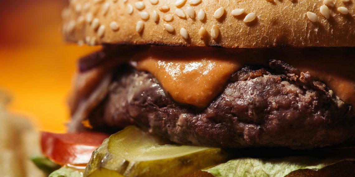 Affordable meal packages offered by fast food chains to push processed meat market demand at US$ 356.6 billion by 2031