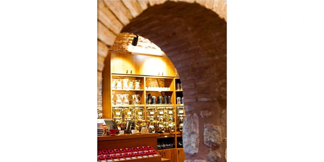 Dünya Türk Kahvesi Günü’nde Beta Yeni Han’ın konuğu İlber Ortaylı