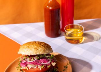 Revyve debuts egg replacer ingredient for plant-based burgers at IFT FIRST