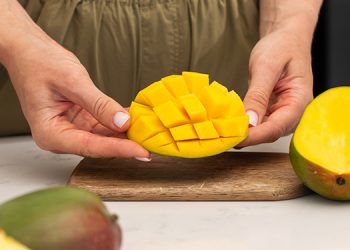 New study: Daily mango intake may support postmenopausal heart and metabolic health